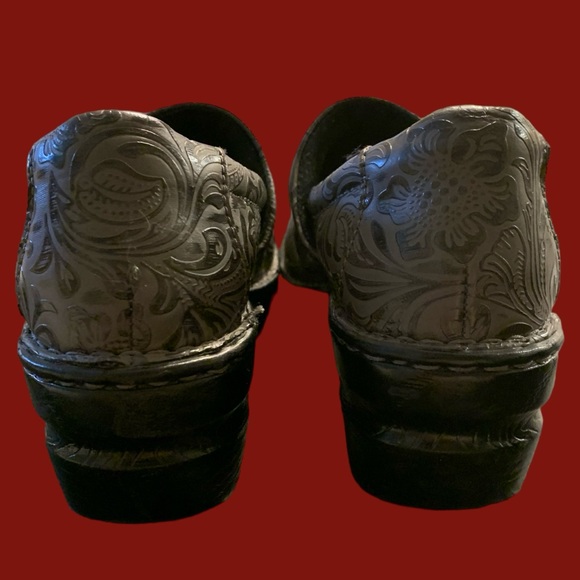 B.O.C Born Gray Leather Mules Sz 9 - Picture 5 of 6